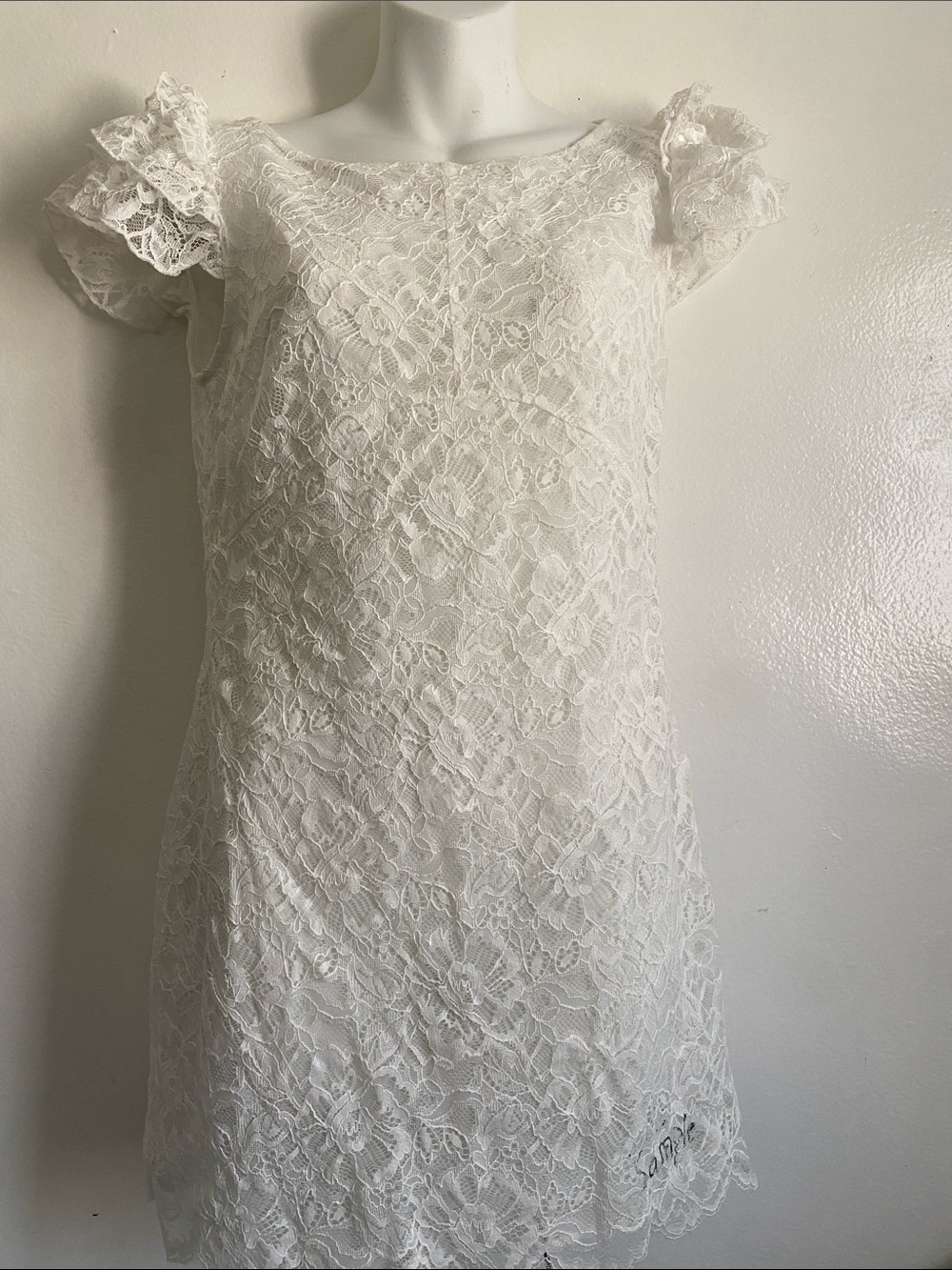 White Lace Short Sleeve Shift Dress sample very good fabric